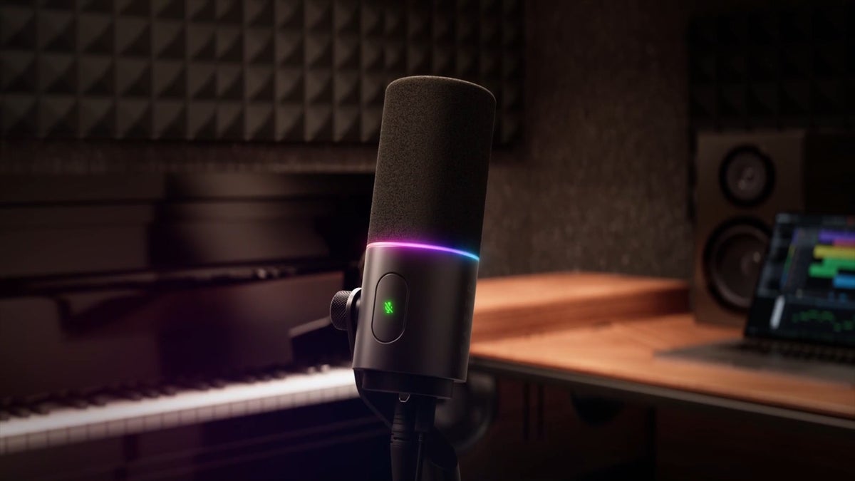Razer Seiren V3 ProのChroma RGBライティングとミュートボタン