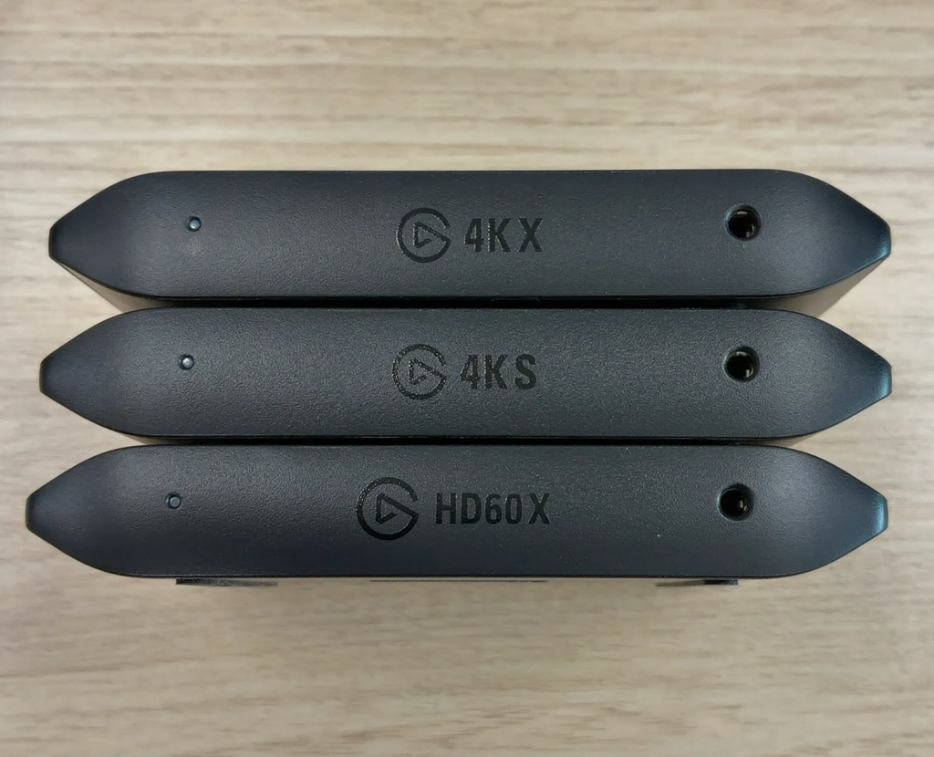 Elgato 4K X・4K S・HD60 Xの3台を横並びに置いて大きさを比べた写真